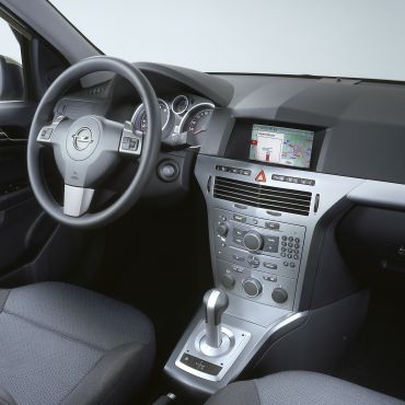 astra-family-sedan %2