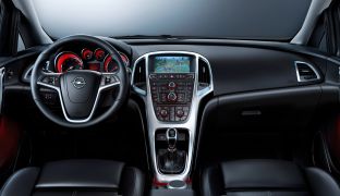 Opel Astra: седан