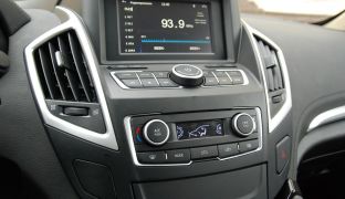 Dongfeng AX7