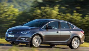 Opel Astra: седан